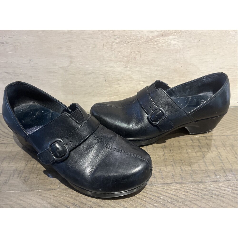 dansko womens Black leather clogs shoes slip on size 40 US 9.5 or 10 Tamara